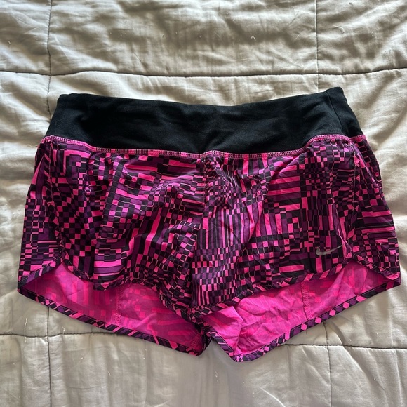 Nike Women’s Tempo Dri-Fit Shorts - Picture 1 of 6